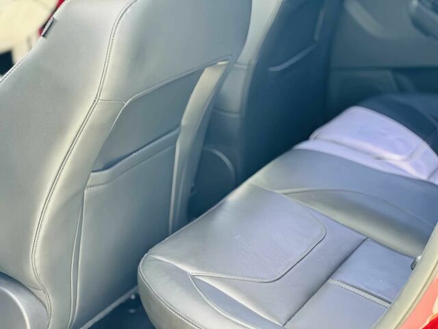 Красный Форд Фокус, объемом двигателя 2 л и пробегом 74 тыс. км за 6950 $, фото 9 на Automoto.ua