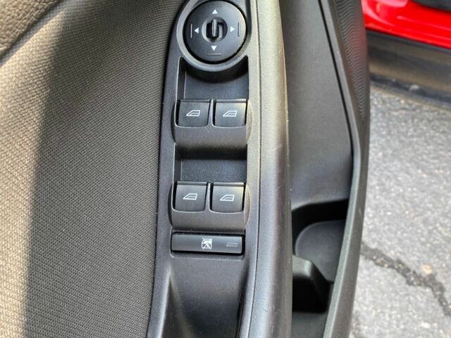 Червоний Форд Фокус, об'ємом двигуна 2 л та пробігом 118 тис. км за 8000 $, фото 6 на Automoto.ua