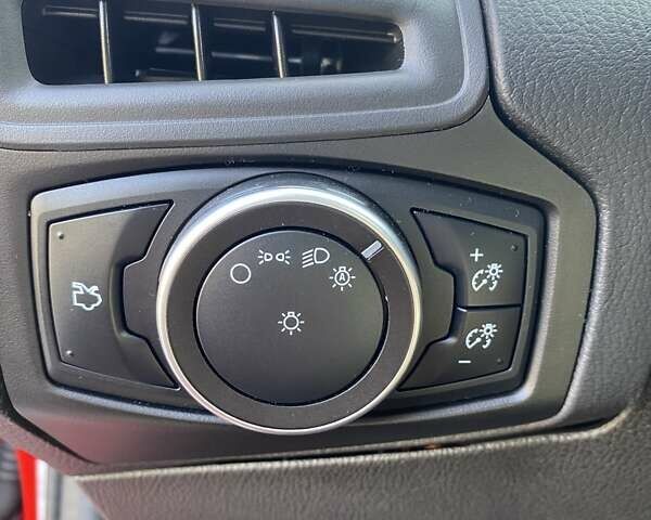 Червоний Форд Фокус, об'ємом двигуна 2 л та пробігом 107 тис. км за 10000 $, фото 11 на Automoto.ua