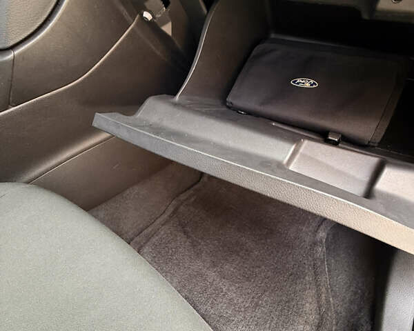 Червоний Форд Фокус, об'ємом двигуна 2 л та пробігом 145 тис. км за 8300 $, фото 15 на Automoto.ua