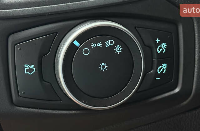 Червоний Форд Фокус, об'ємом двигуна 2 л та пробігом 92 тис. км за 7900 $, фото 47 на Automoto.ua