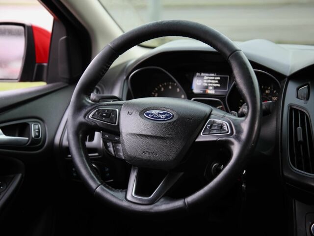 Красный Форд Фокус, объемом двигателя 2 л и пробегом 195 тыс. км за 7500 $, фото 13 на Automoto.ua