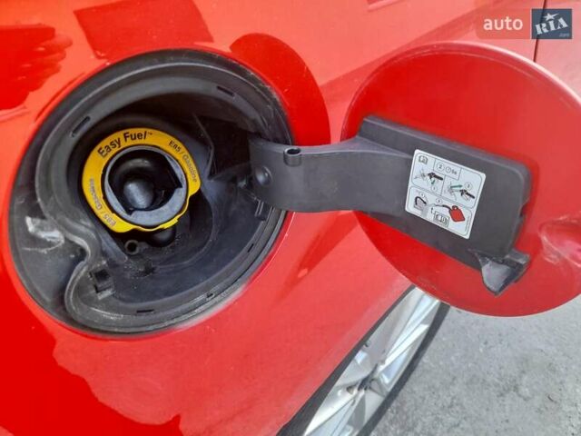 Червоний Форд Фокус, об'ємом двигуна 2 л та пробігом 176 тис. км за 9500 $, фото 25 на Automoto.ua