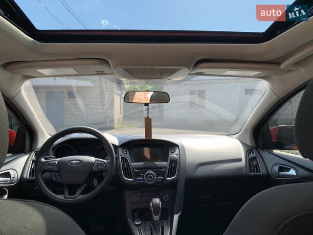 Красный Форд Фокус, объемом двигателя 2 л и пробегом 149 тыс. км за 10000 $, фото 15 на Automoto.ua