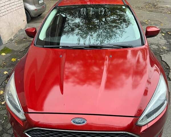 Красный Форд Фокус, объемом двигателя 1 л и пробегом 50 тыс. км за 7000 $, фото 3 на Automoto.ua