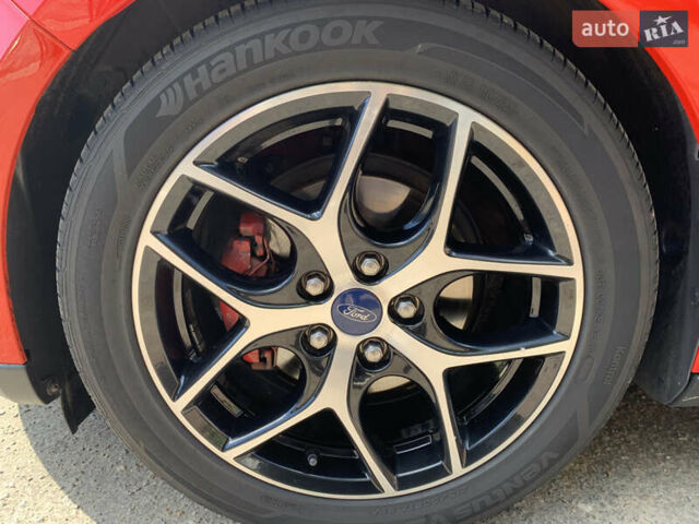 Красный Форд Фокус, объемом двигателя 2 л и пробегом 149 тыс. км за 10000 $, фото 13 на Automoto.ua