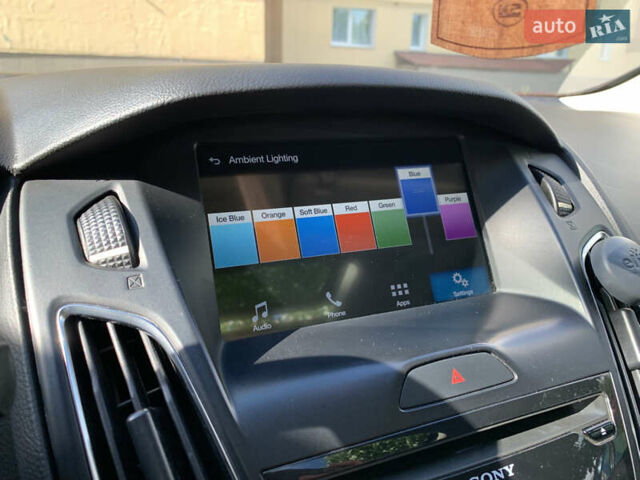 Красный Форд Фокус, объемом двигателя 2 л и пробегом 149 тыс. км за 10000 $, фото 26 на Automoto.ua