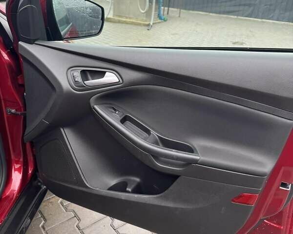 Красный Форд Фокус, объемом двигателя 2 л и пробегом 123 тыс. км за 8250 $, фото 18 на Automoto.ua