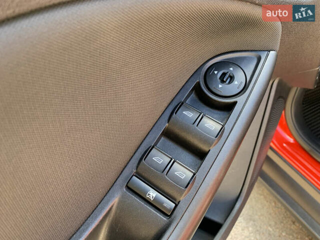 Красный Форд Фокус, объемом двигателя 2 л и пробегом 149 тыс. км за 10000 $, фото 21 на Automoto.ua