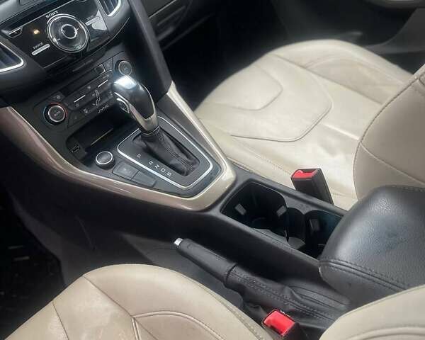 Красный Форд Фокус, объемом двигателя 2 л и пробегом 110 тыс. км за 10350 $, фото 11 на Automoto.ua