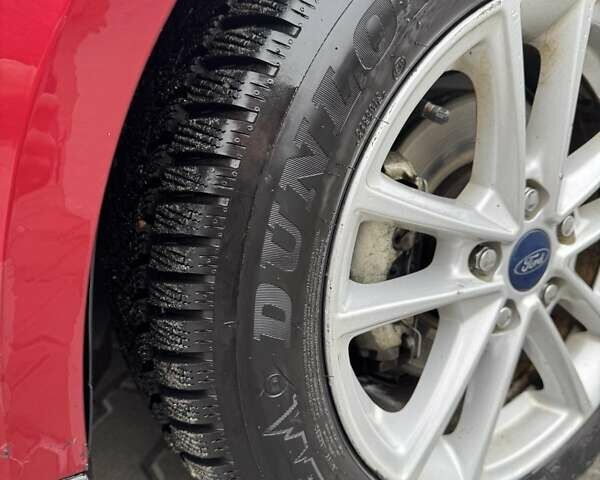 Красный Форд Фокус, объемом двигателя 2 л и пробегом 123 тыс. км за 8250 $, фото 11 на Automoto.ua