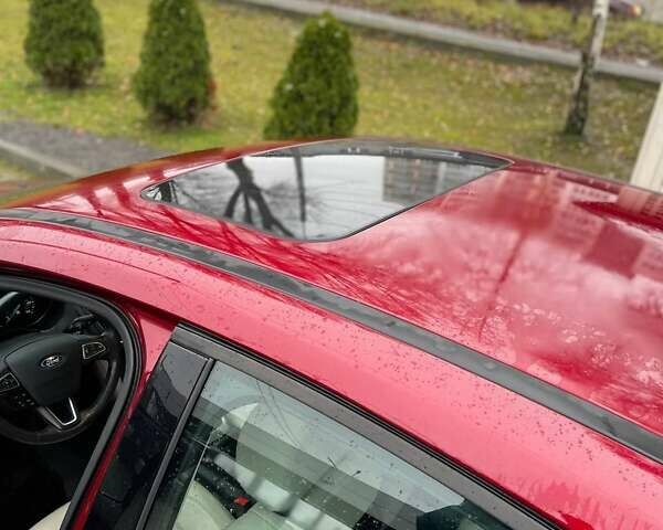 Красный Форд Фокус, объемом двигателя 2 л и пробегом 110 тыс. км за 10350 $, фото 5 на Automoto.ua