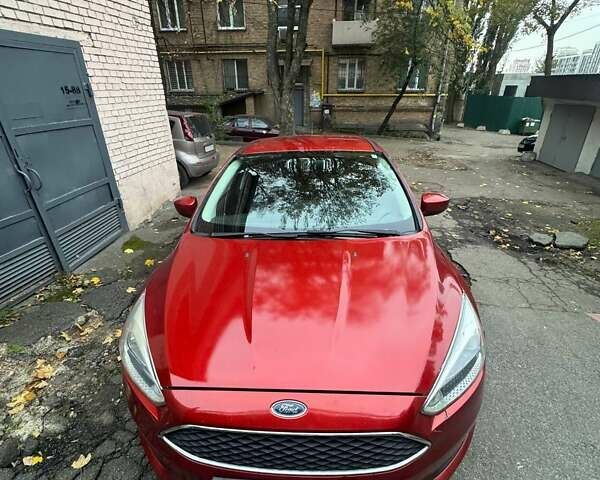 Красный Форд Фокус, объемом двигателя 1 л и пробегом 50 тыс. км за 7000 $, фото 2 на Automoto.ua