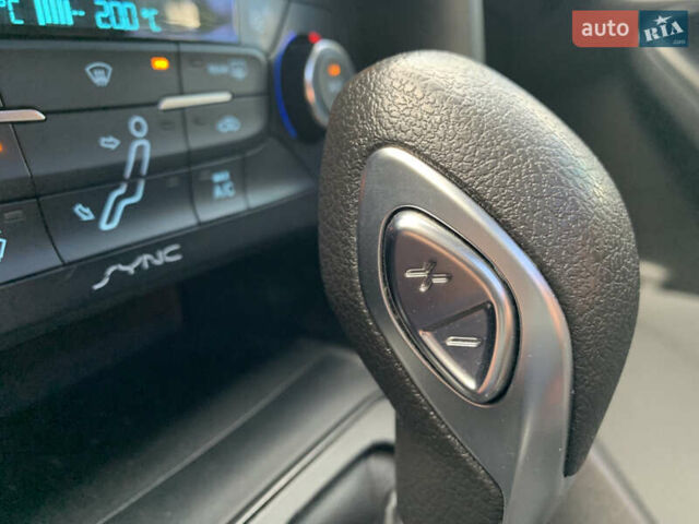 Красный Форд Фокус, объемом двигателя 2 л и пробегом 149 тыс. км за 10000 $, фото 24 на Automoto.ua