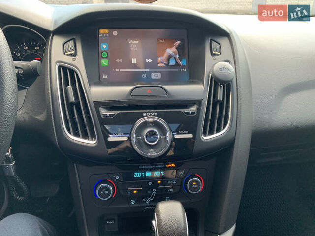 Красный Форд Фокус, объемом двигателя 2 л и пробегом 149 тыс. км за 10000 $, фото 20 на Automoto.ua