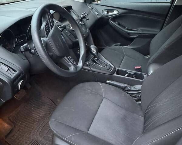 Красный Форд Фокус, объемом двигателя 1 л и пробегом 50 тыс. км за 7000 $, фото 7 на Automoto.ua