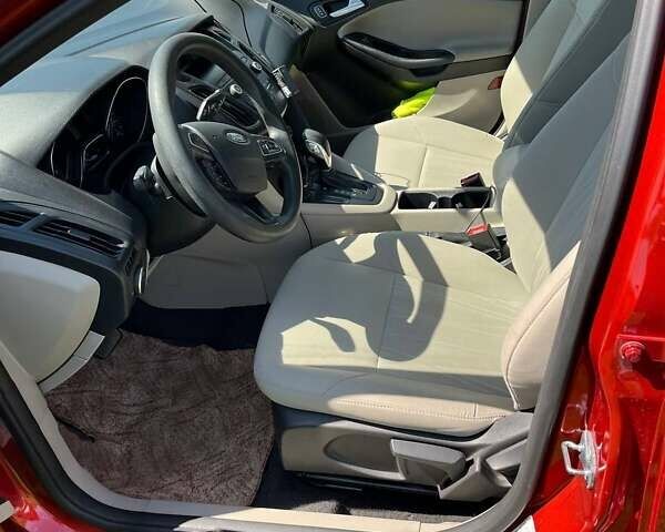 Форд Фокус 2018 в Калуше на Automoto.ua Красный Форд Фокус, объемом двигателя 2 л и пробегом 125 тыс. км за 8000 $, фото 9 на Automoto.ua