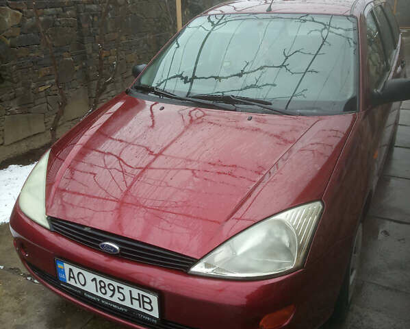 Красный Форд Фокус, объемом двигателя 1.9 л и пробегом 320 тыс. км за 2500 $, фото 4 на Automoto.ua