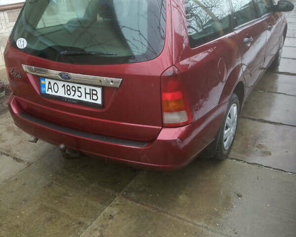 Красный Форд Фокус, объемом двигателя 1.9 л и пробегом 320 тыс. км за 2500 $, фото 2 на Automoto.ua