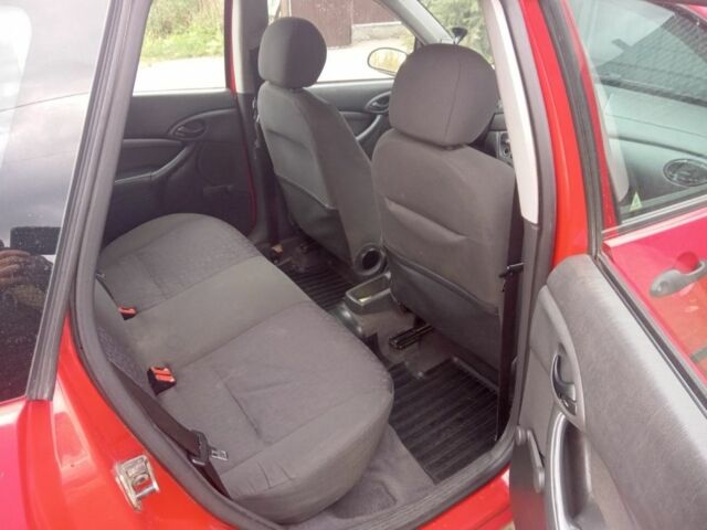 Червоний Форд Фокус, об'ємом двигуна 1.8 л та пробігом 370 тис. км за 2500 $, фото 4 на Automoto.ua