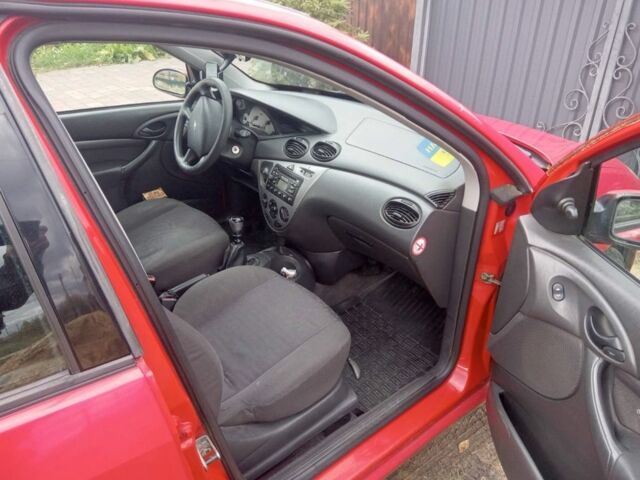 Червоний Форд Фокус, об'ємом двигуна 1.8 л та пробігом 370 тис. км за 2500 $, фото 5 на Automoto.ua