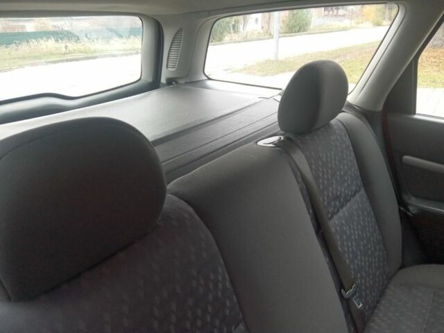 Червоний Форд Фокус, об'ємом двигуна 1.8 л та пробігом 370 тис. км за 2500 $, фото 3 на Automoto.ua