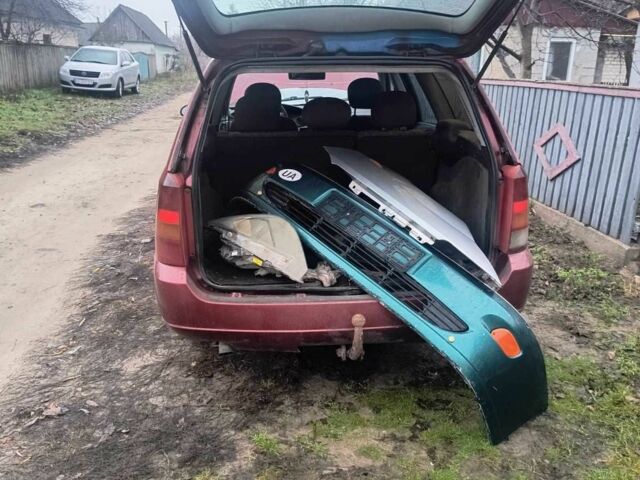 Красный Форд Фокус, объемом двигателя 0 л и пробегом 350 тыс. км за 400 $, фото 6 на Automoto.ua