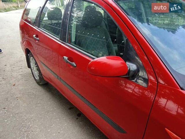 Красный Форд Фокус, объемом двигателя 1.6 л и пробегом 323 тыс. км за 2800 $, фото 4 на Automoto.ua