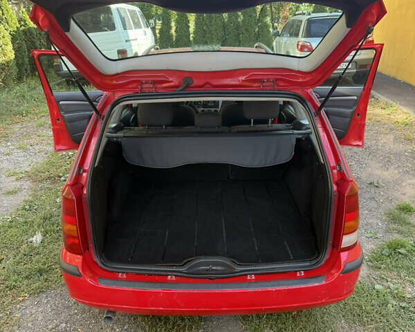 Красный Форд Фокус, объемом двигателя 1.8 л и пробегом 223 тыс. км за 2950 $, фото 11 на Automoto.ua