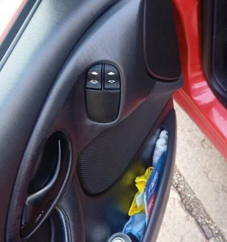 Красный Форд Фокус, объемом двигателя 1.8 л и пробегом 223 тыс. км за 3500 $, фото 3 на Automoto.ua