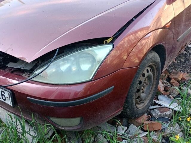 Красный Форд Фокус, объемом двигателя 0 л и пробегом 200 тыс. км за 350 $, фото 5 на Automoto.ua