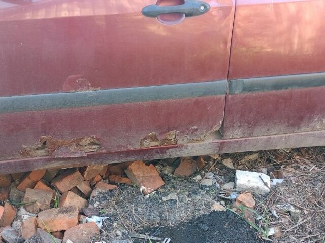 Красный Форд Фокус, объемом двигателя 0 л и пробегом 200 тыс. км за 350 $, фото 4 на Automoto.ua