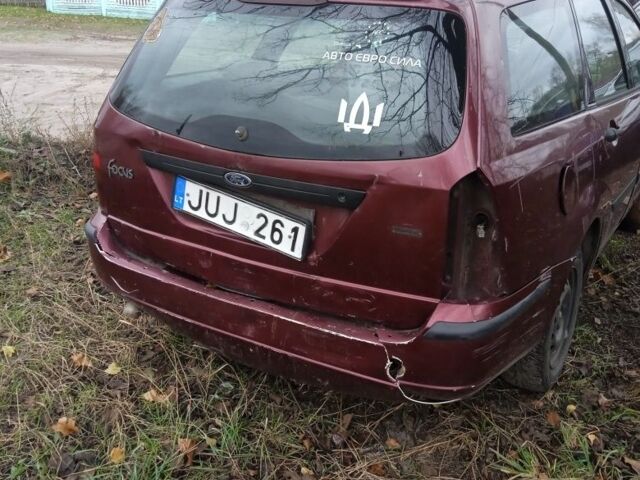 Красный Форд Фокус, объемом двигателя 1.8 л и пробегом 300 тыс. км за 300 $, фото 2 на Automoto.ua