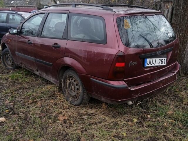 Красный Форд Фокус, объемом двигателя 1.8 л и пробегом 300 тыс. км за 300 $, фото 3 на Automoto.ua