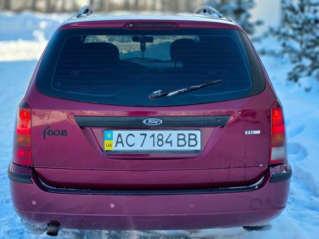 Червоний Форд Фокус, об'ємом двигуна 1.8 л та пробігом 356 тис. км за 3250 $, фото 7 на Automoto.ua