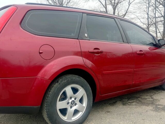 Красный Форд Фокус, объемом двигателя 1.6 л и пробегом 190 тыс. км за 4500 $, фото 3 на Automoto.ua