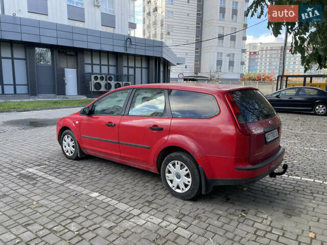 Красный Форд Фокус, объемом двигателя 1.6 л и пробегом 260 тыс. км за 2800 $, фото 7 на Automoto.ua