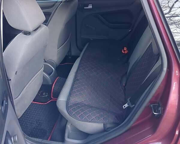 Червоний Форд Фокус, об'ємом двигуна 1.6 л та пробігом 260 тис. км за 4700 $, фото 12 на Automoto.ua
