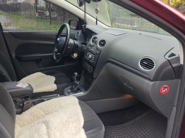 Красный Форд Фокус, объемом двигателя 1.6 л и пробегом 190 тыс. км за 4500 $, фото 17 на Automoto.ua