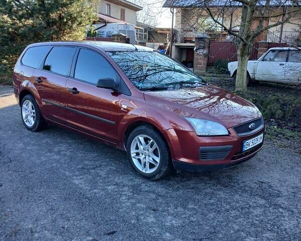 Червоний Форд Фокус, об'ємом двигуна 1.6 л та пробігом 260 тис. км за 4700 $, фото 4 на Automoto.ua