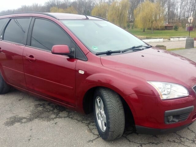 Красный Форд Фокус, объемом двигателя 1.6 л и пробегом 190 тыс. км за 4500 $, фото 2 на Automoto.ua