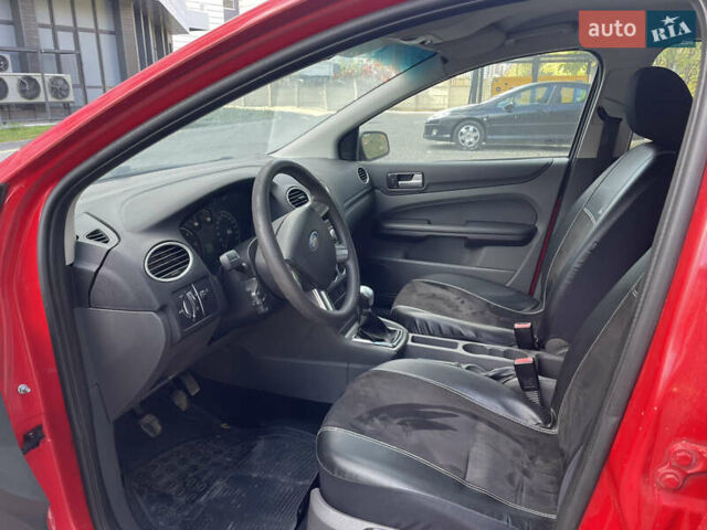Красный Форд Фокус, объемом двигателя 1.6 л и пробегом 260 тыс. км за 2800 $, фото 8 на Automoto.ua