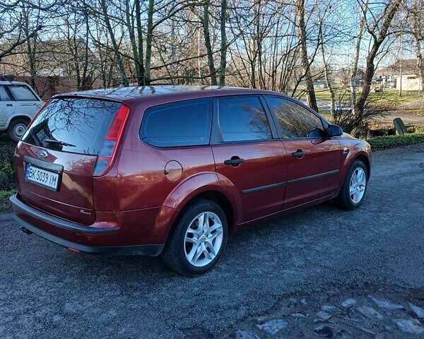 Червоний Форд Фокус, об'ємом двигуна 1.6 л та пробігом 260 тис. км за 4700 $, фото 6 на Automoto.ua
