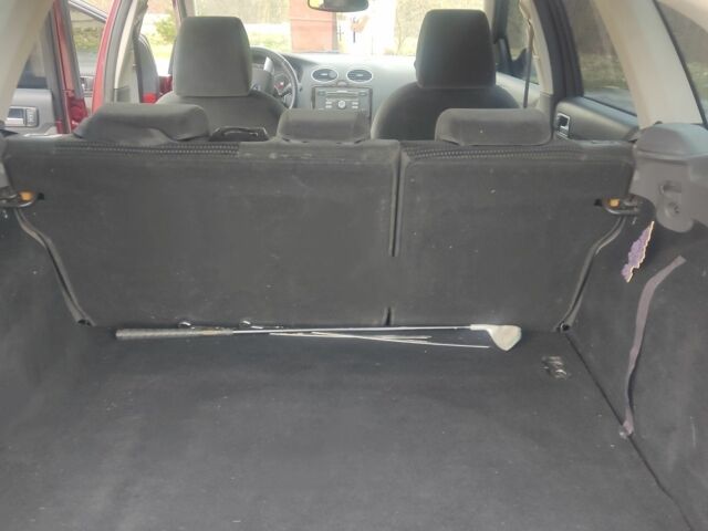 Красный Форд Фокус, объемом двигателя 1.6 л и пробегом 190 тыс. км за 4500 $, фото 8 на Automoto.ua