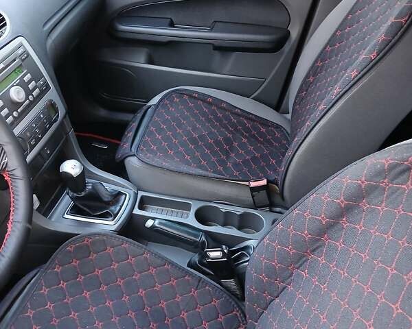 Червоний Форд Фокус, об'ємом двигуна 1.6 л та пробігом 260 тис. км за 4700 $, фото 14 на Automoto.ua