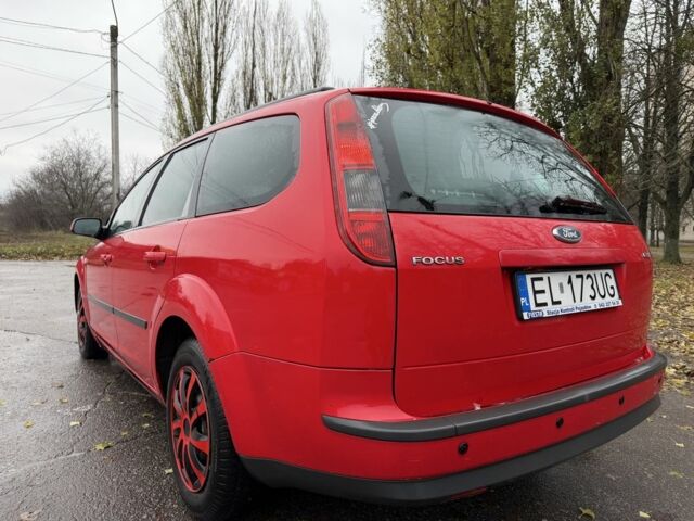 Красный Форд Фокус, объемом двигателя 1.6 л и пробегом 350 тыс. км за 2350 $, фото 4 на Automoto.ua