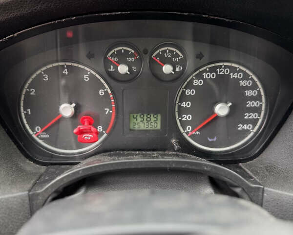 Форд Фокус 2006 в Долине на Automoto.ua Красный Форд Фокус, объемом двигателя 1.6 л и пробегом 257 тыс. км за 3700 $, фото 2 на Automoto.ua