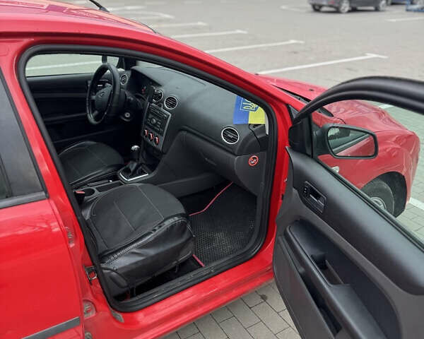 Форд Фокус 2006 в Долине на Automoto.ua Красный Форд Фокус, объемом двигателя 1.6 л и пробегом 257 тыс. км за 3700 $, фото 5 на Automoto.ua