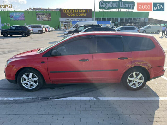 Красный Форд Фокус, объемом двигателя 1.6 л и пробегом 405 тыс. км за 3500 $, фото 6 на Automoto.ua