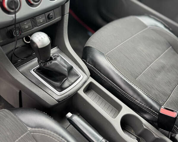 Форд Фокус 2006 в Долине на Automoto.ua Красный Форд Фокус, объемом двигателя 1.6 л и пробегом 257 тыс. км за 3700 $, фото 3 на Automoto.ua